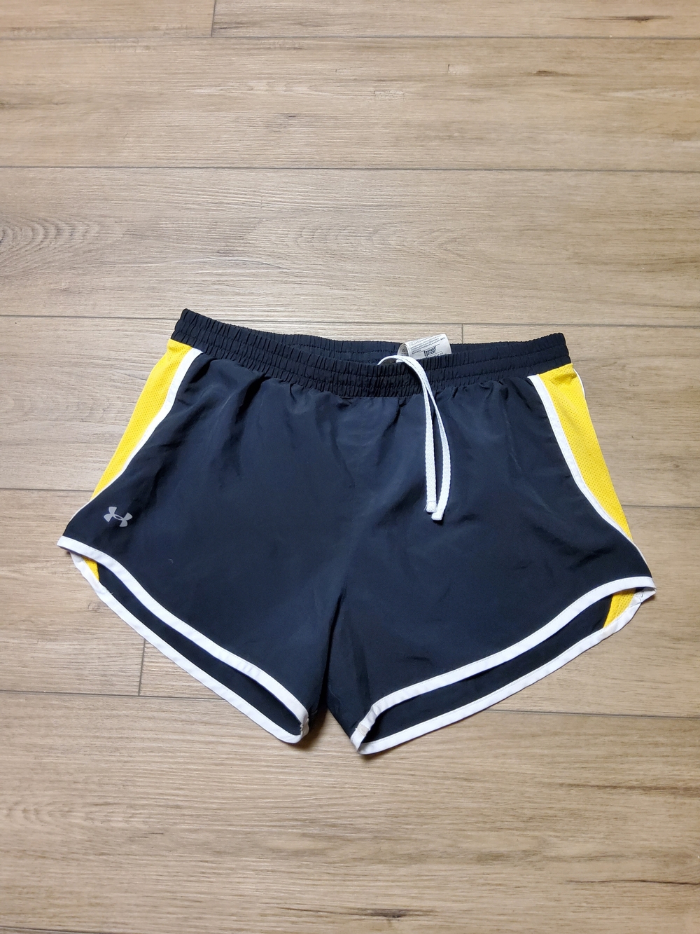 Under Armour Heat Gear Womens Drawstring Lined Athletic Running Shorts
